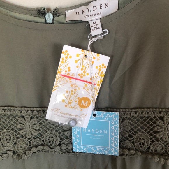 💋LIKE NEW💋 Sage green prairie dress with lace - Picture 2 of 5